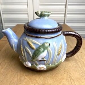 Vintage‎ 1991 Blue Majolica Earthenware Embossed Tea Pot with BIRDS 30 OZ 6 x 9